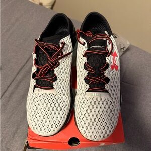 Under Armour Men's Black and White Athletic Shoes